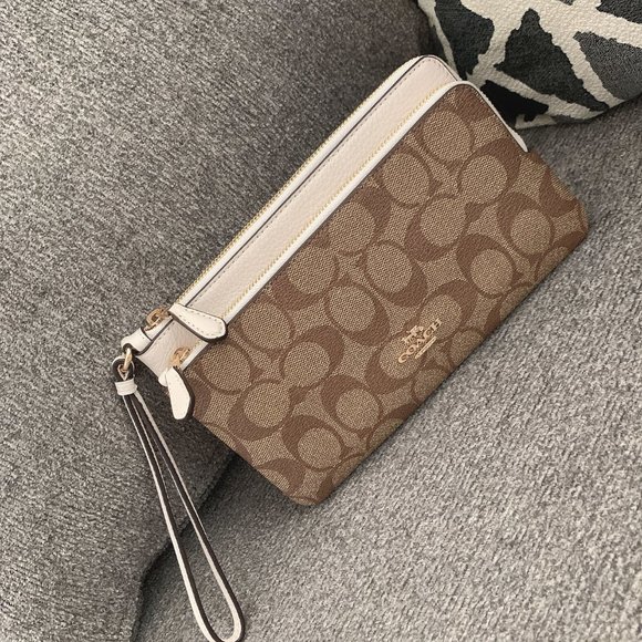 NWT Coach C5576 DOUBLE Zip Wallet in Signature Canvas Gold/Khaki/Chalk - Picture 3 of 8